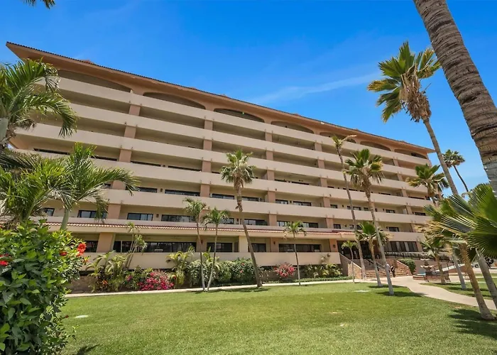 2 Min Walk To Medano Beach-marina Huge Pool Cozy Сasa de vacaciones Cabo San Lucas